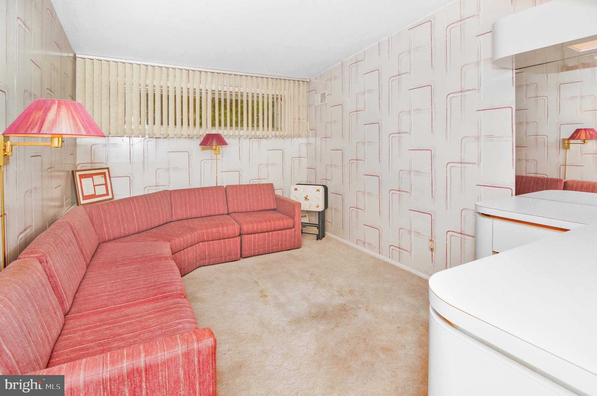 MIDFIELD - Residential