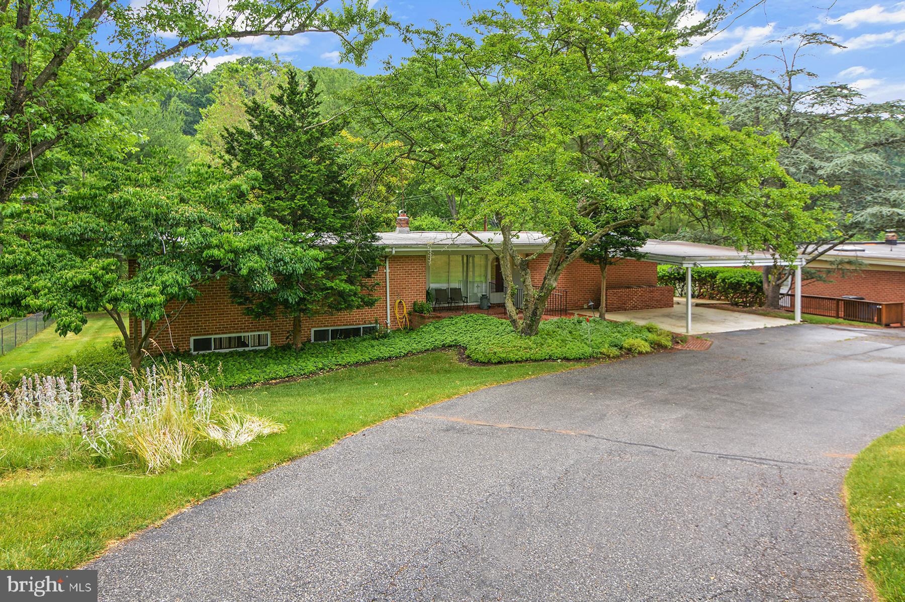 MIDFIELD - Residential