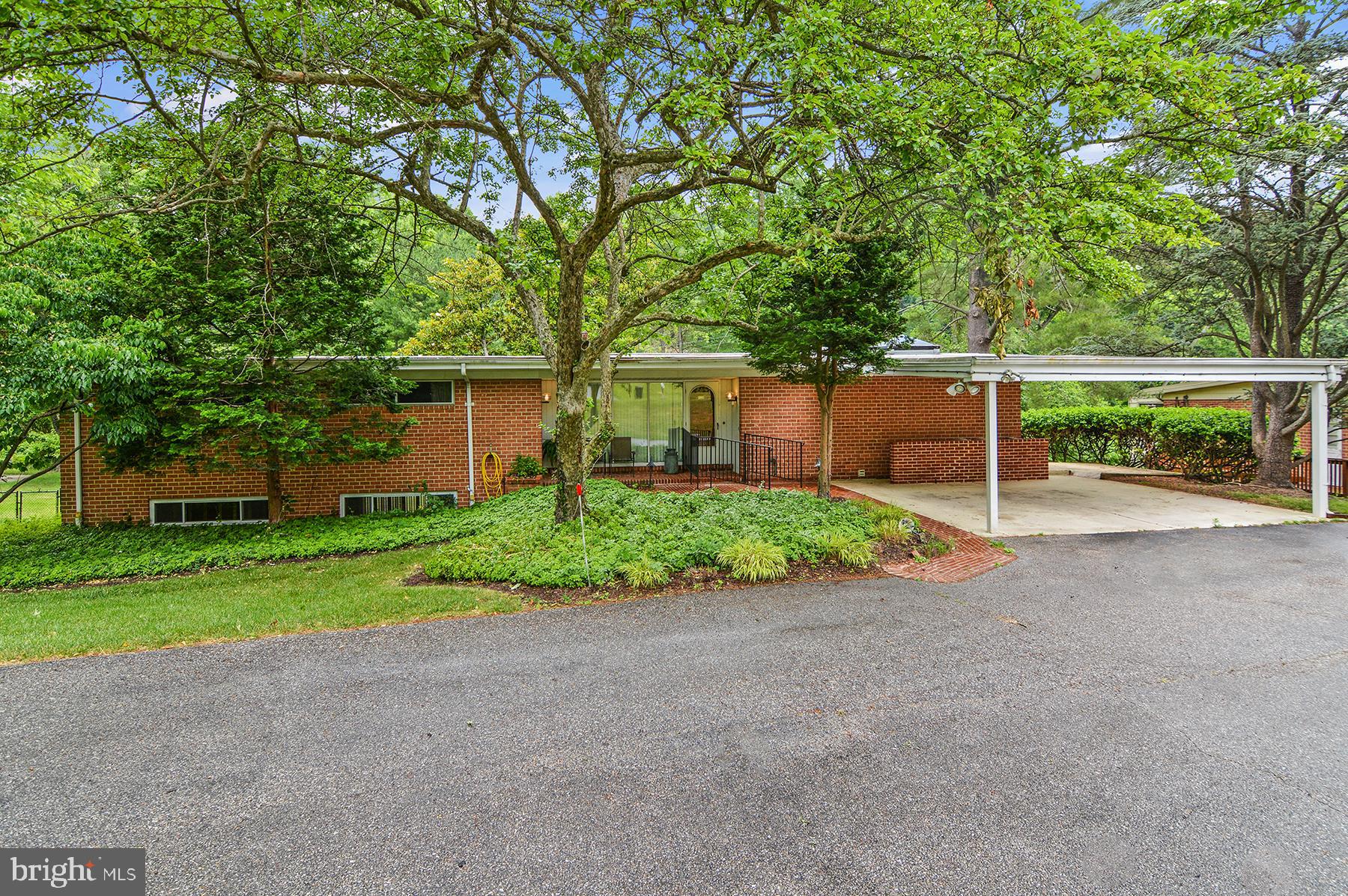 MIDFIELD - Residential