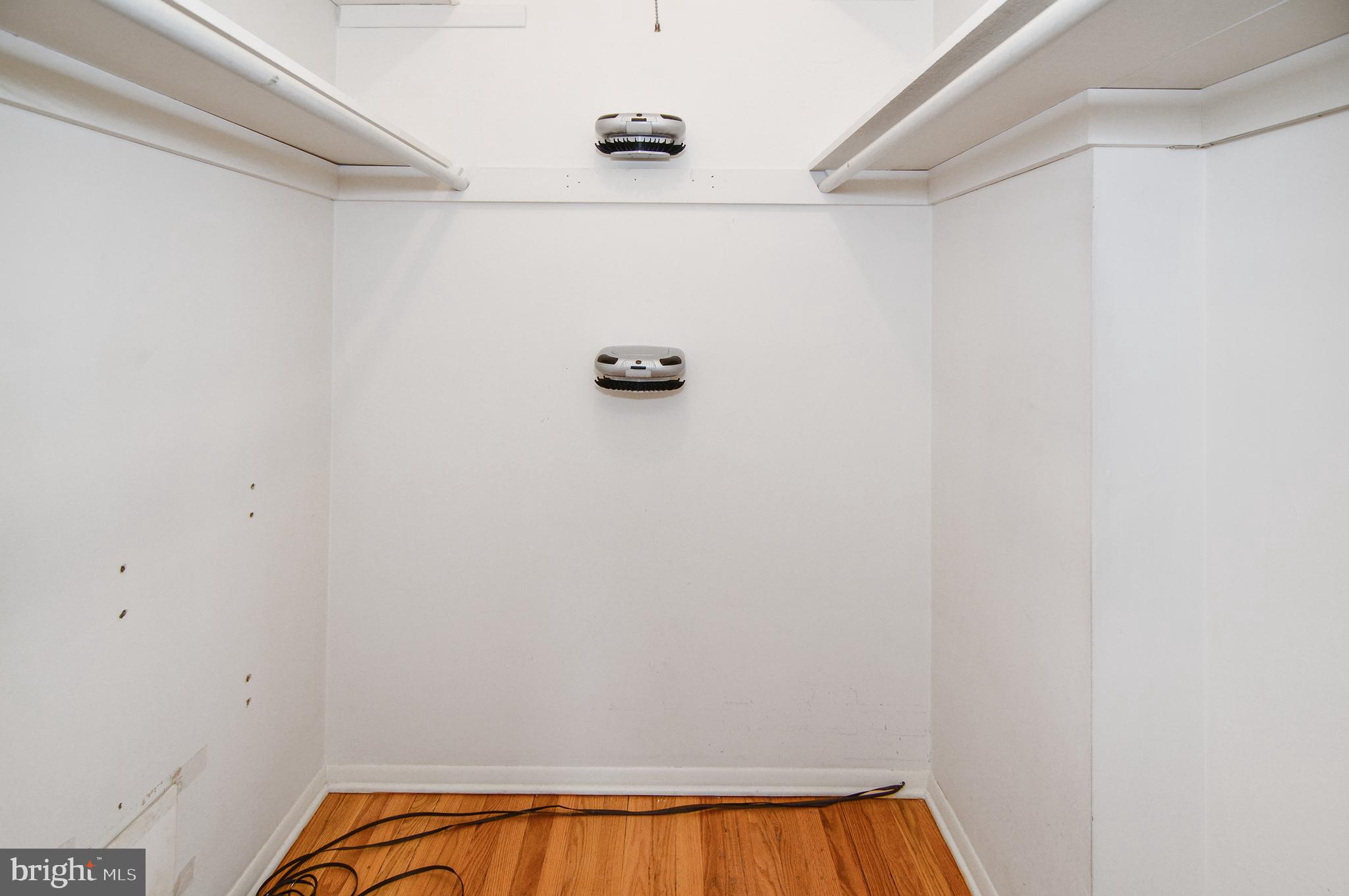 MIDFIELD - Residential