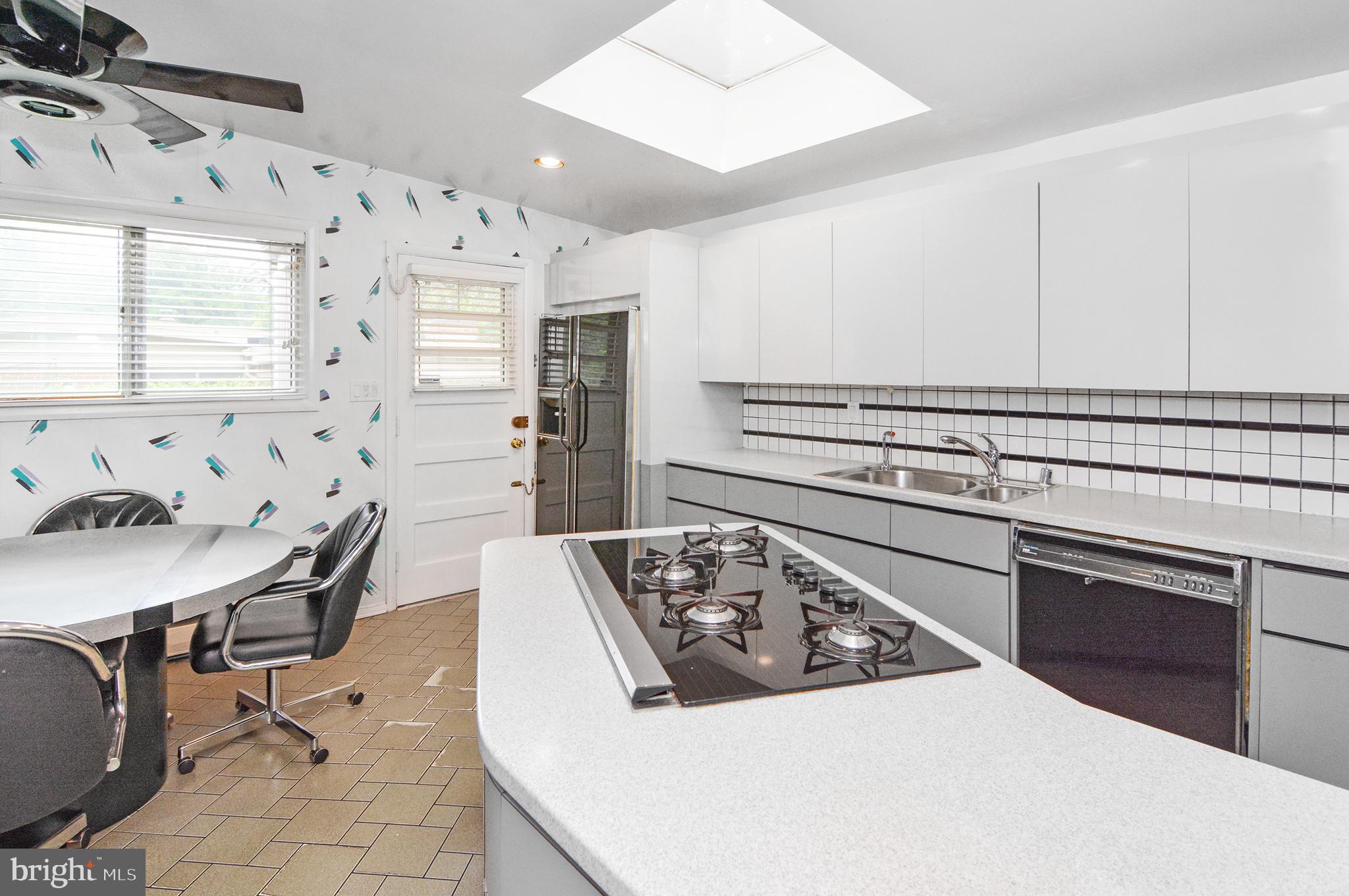 MIDFIELD - Residential