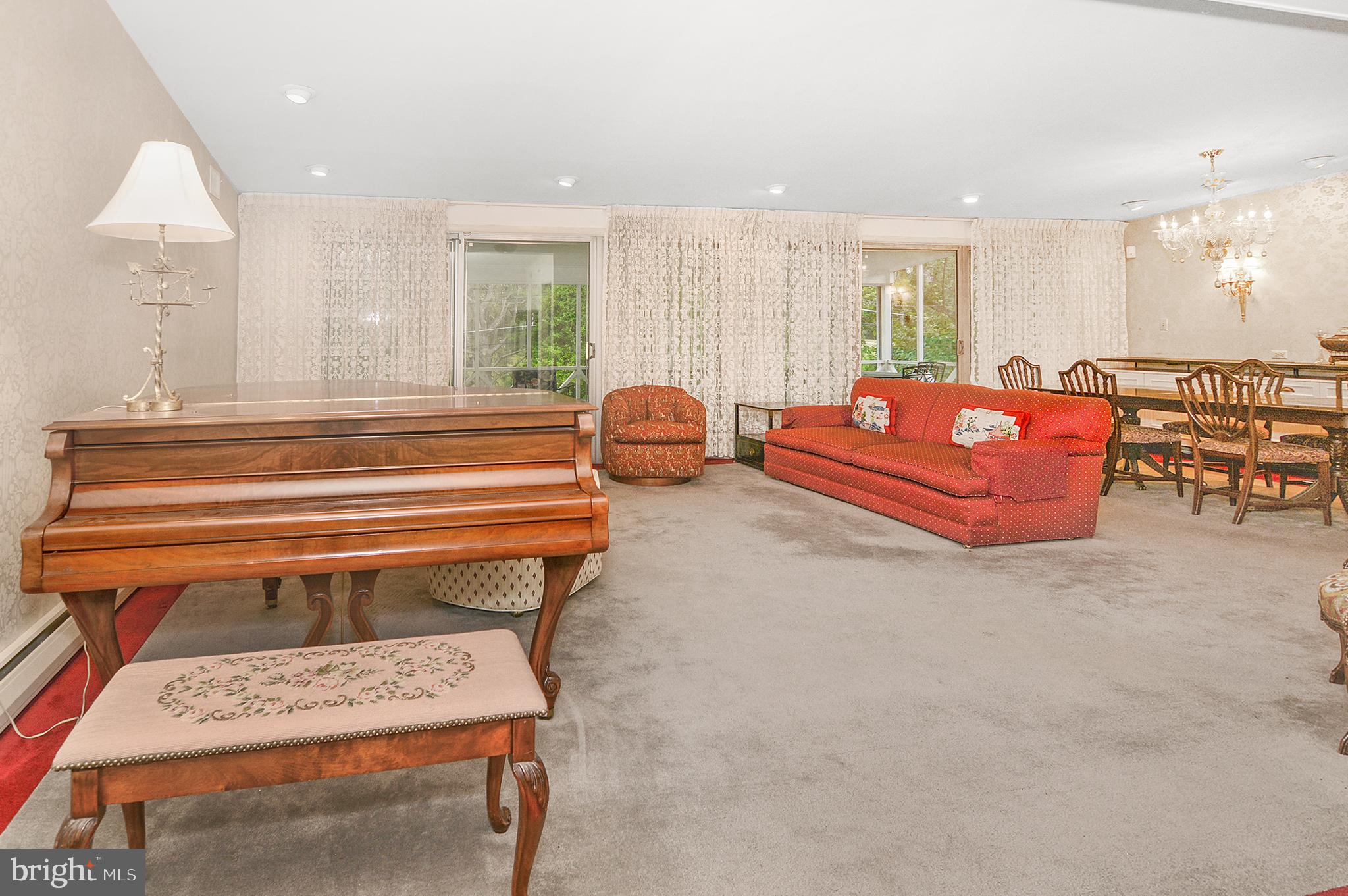 MIDFIELD - Residential