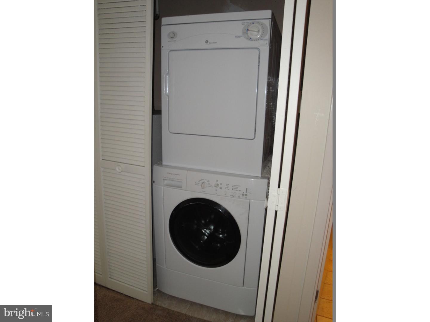 SOCIETY HILL - Residential Lease