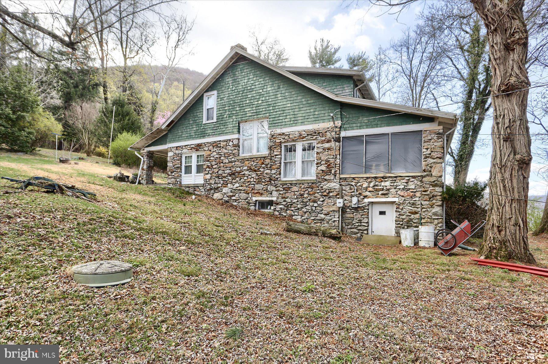 HILLSIDE - Residential