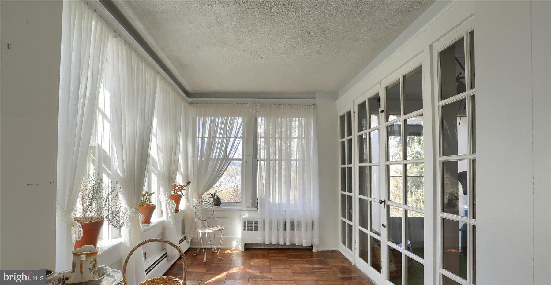 HILLSIDE - Residential