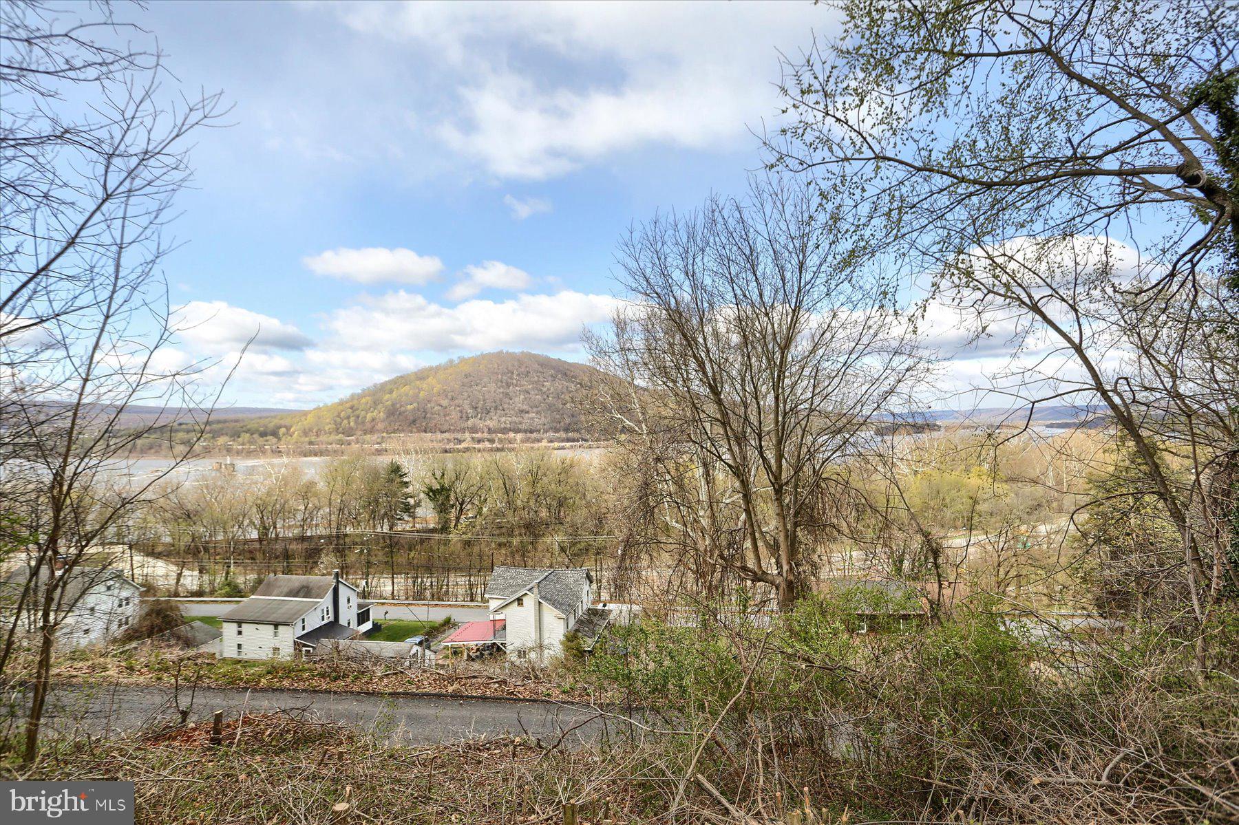 HILLSIDE - Residential