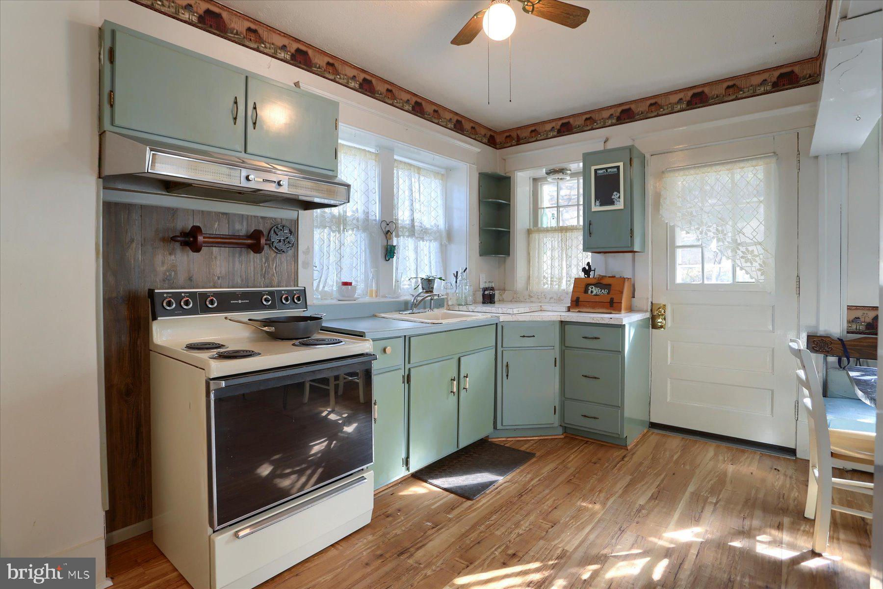 HILLSIDE - Residential