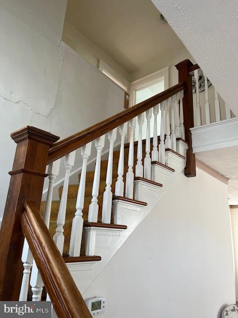 HILLSIDE - Residential