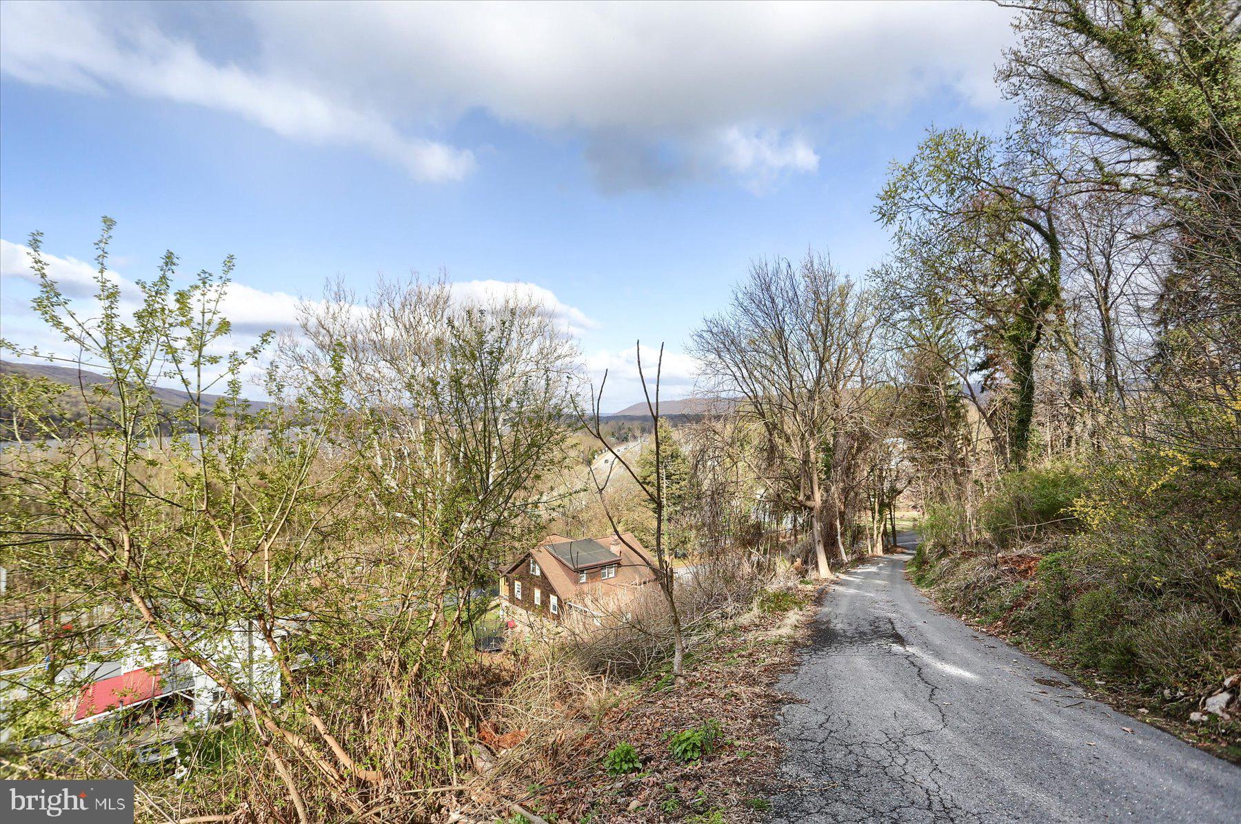 HILLSIDE - Residential