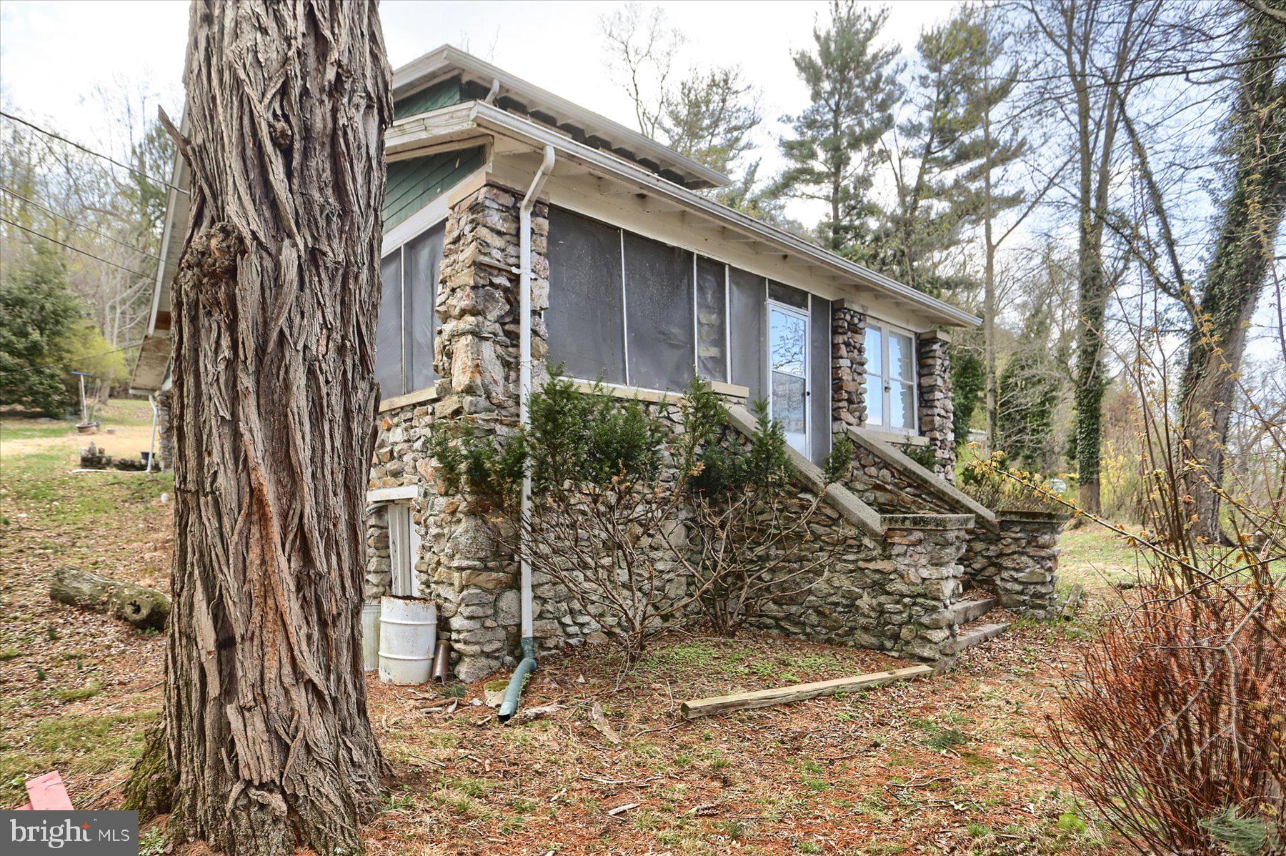 HILLSIDE - Residential