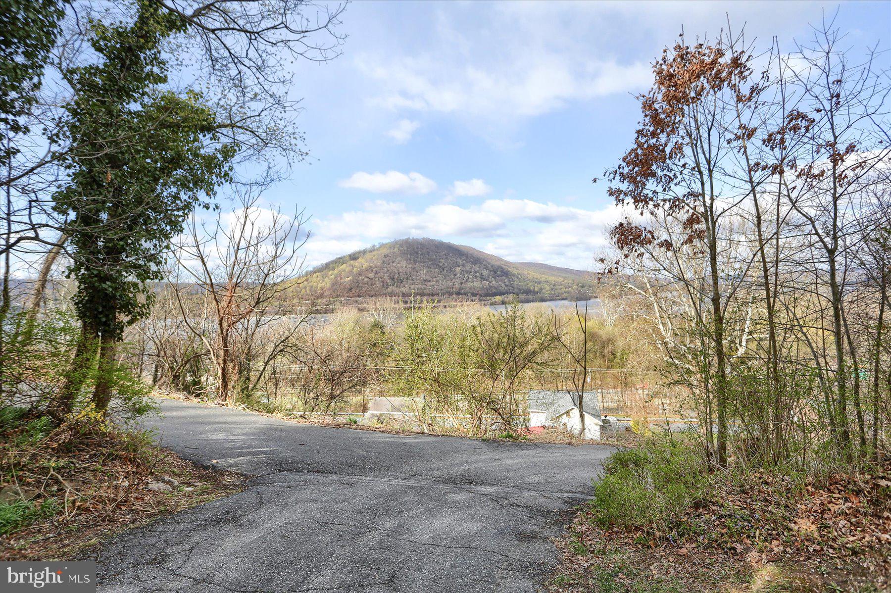 HILLSIDE - Residential