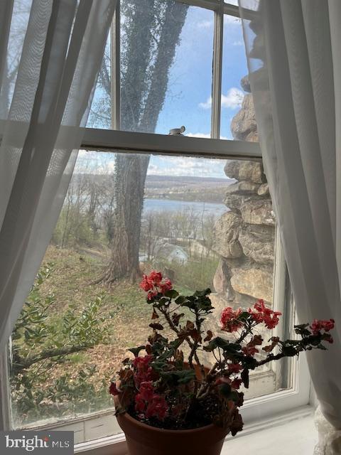 HILLSIDE - Residential