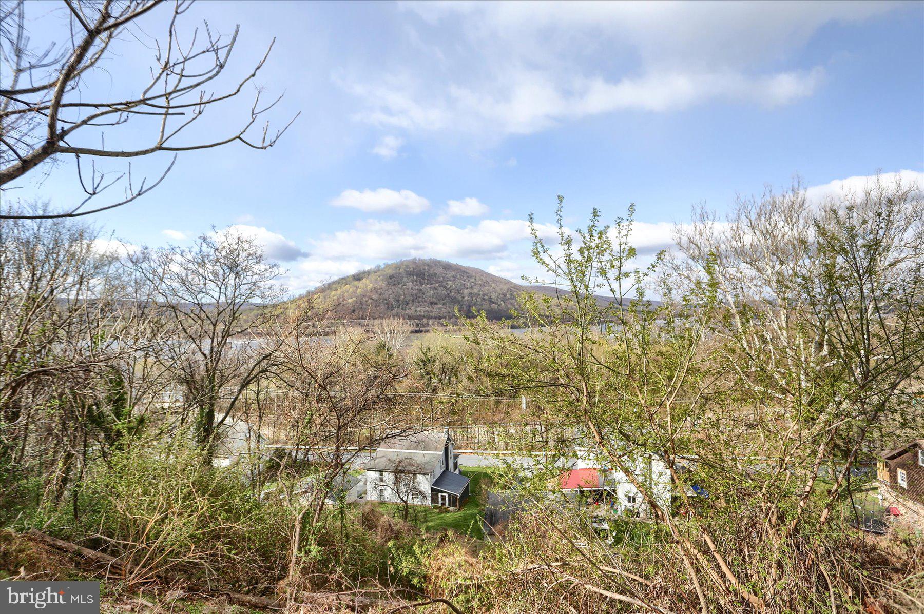 HILLSIDE - Residential