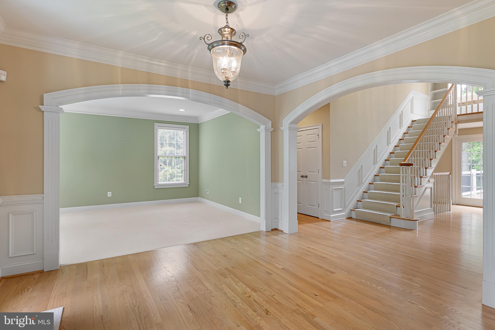 118 WOODRIDGE DRIVE