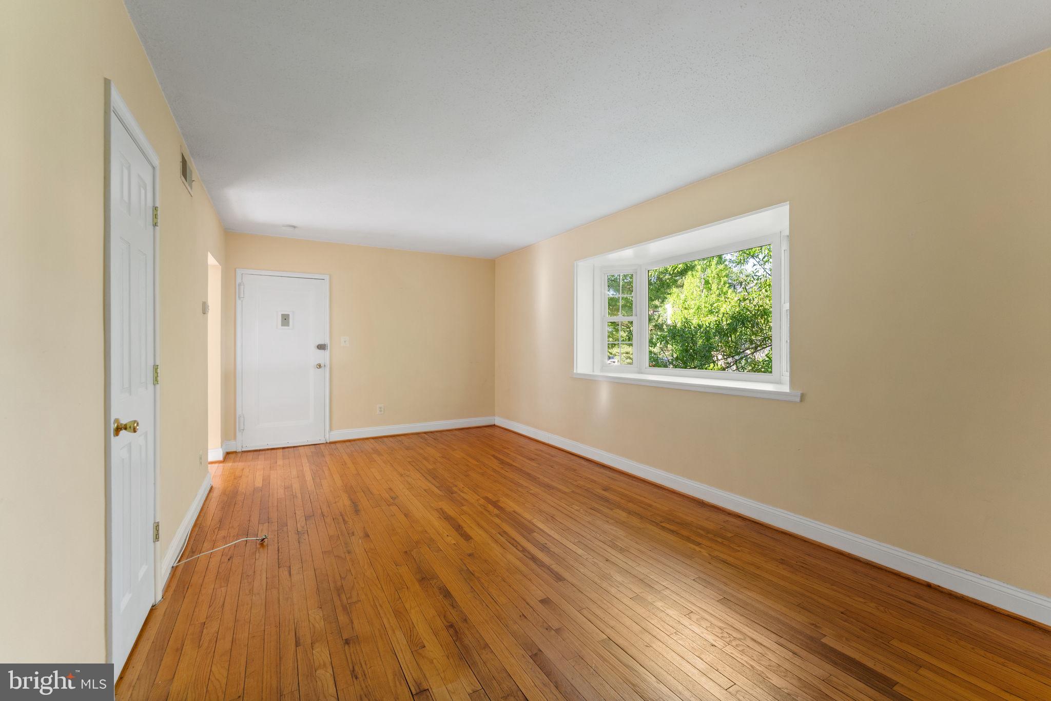 VILLAGES AT FALLS CHURCH - Residential Lease