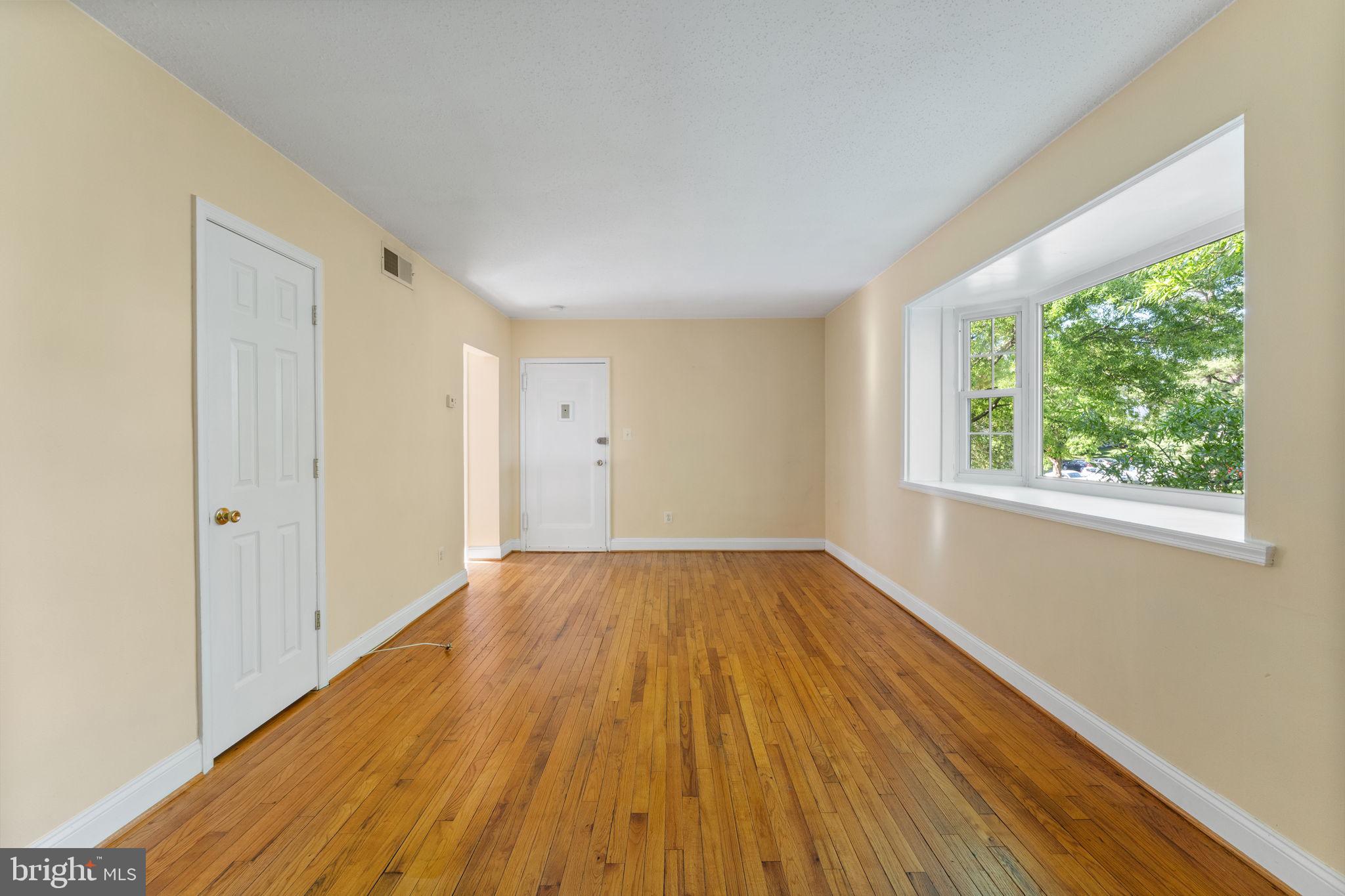 VILLAGES AT FALLS CHURCH - Residential Lease