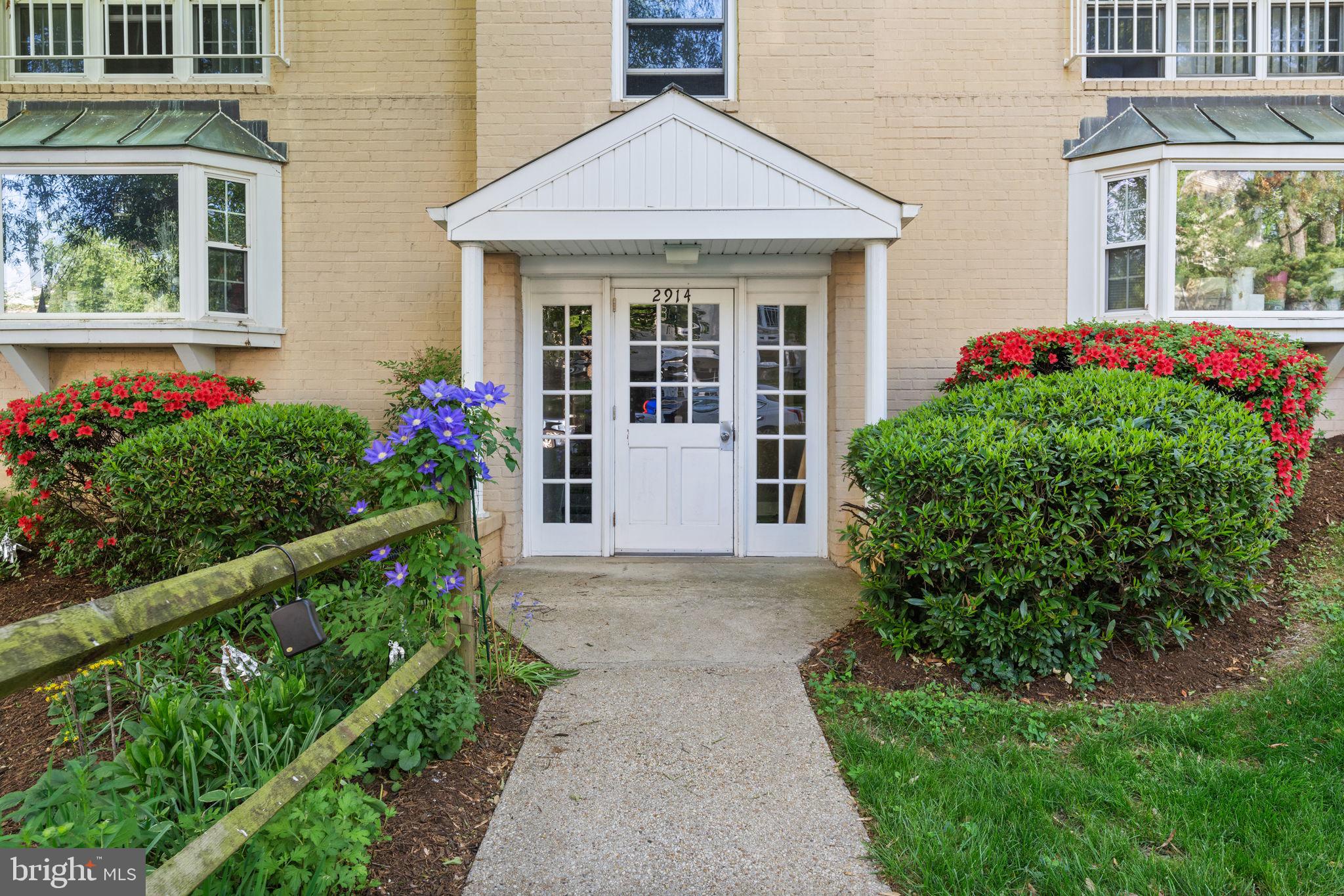 VILLAGES AT FALLS CHURCH - Residential Lease