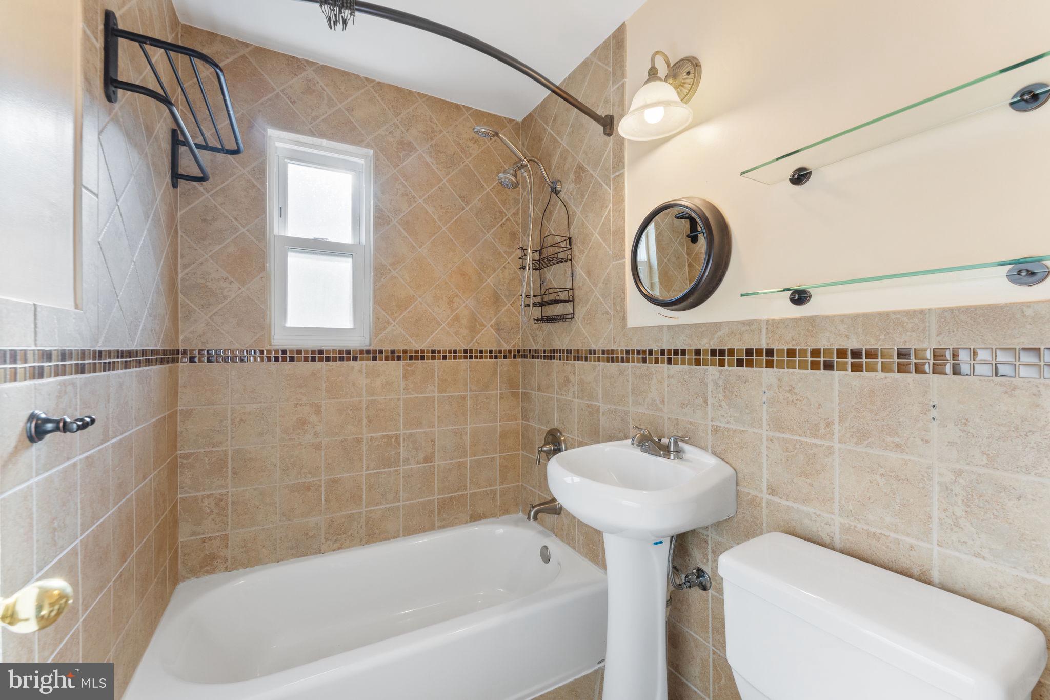 VILLAGES AT FALLS CHURCH - Residential Lease