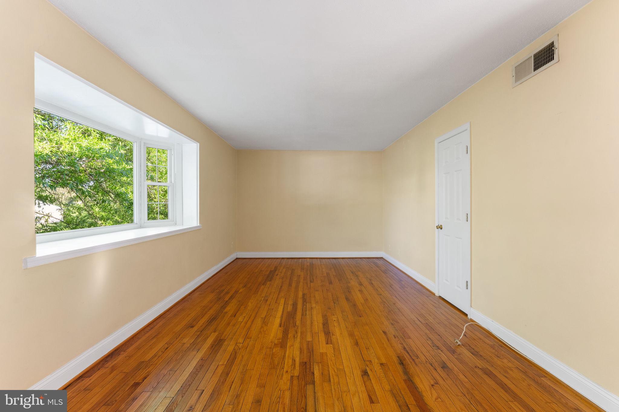 VILLAGES AT FALLS CHURCH - Residential Lease