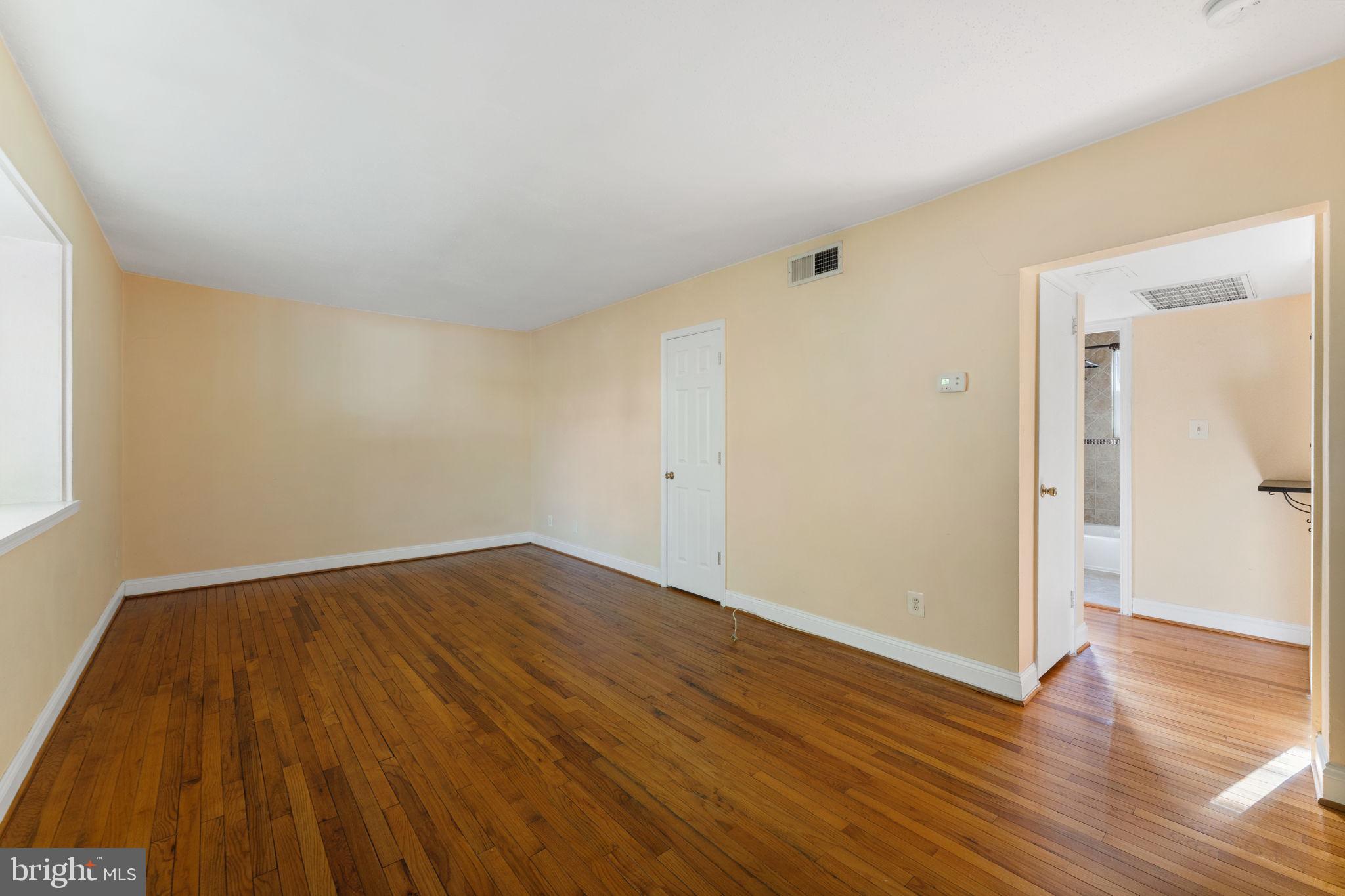 VILLAGES AT FALLS CHURCH - Residential Lease