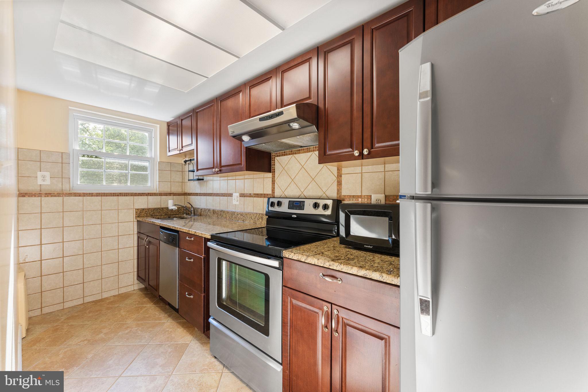 VILLAGES AT FALLS CHURCH - Residential Lease