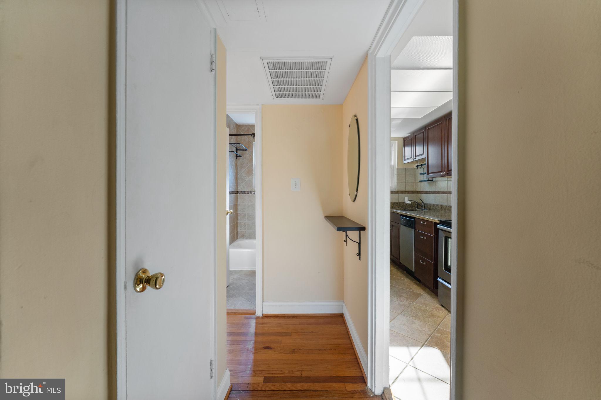 VILLAGES AT FALLS CHURCH - Residential Lease