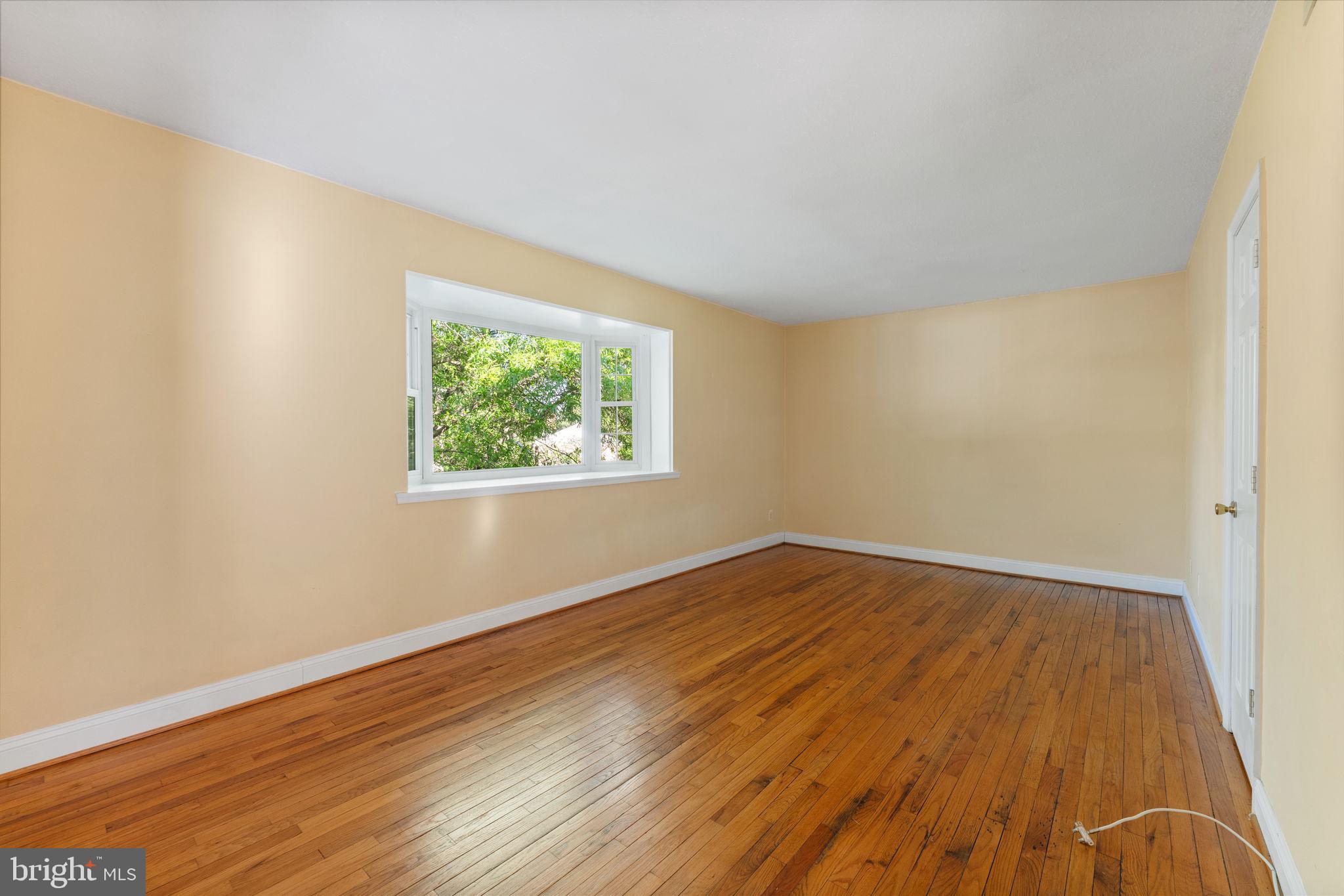 VILLAGES AT FALLS CHURCH - Residential Lease