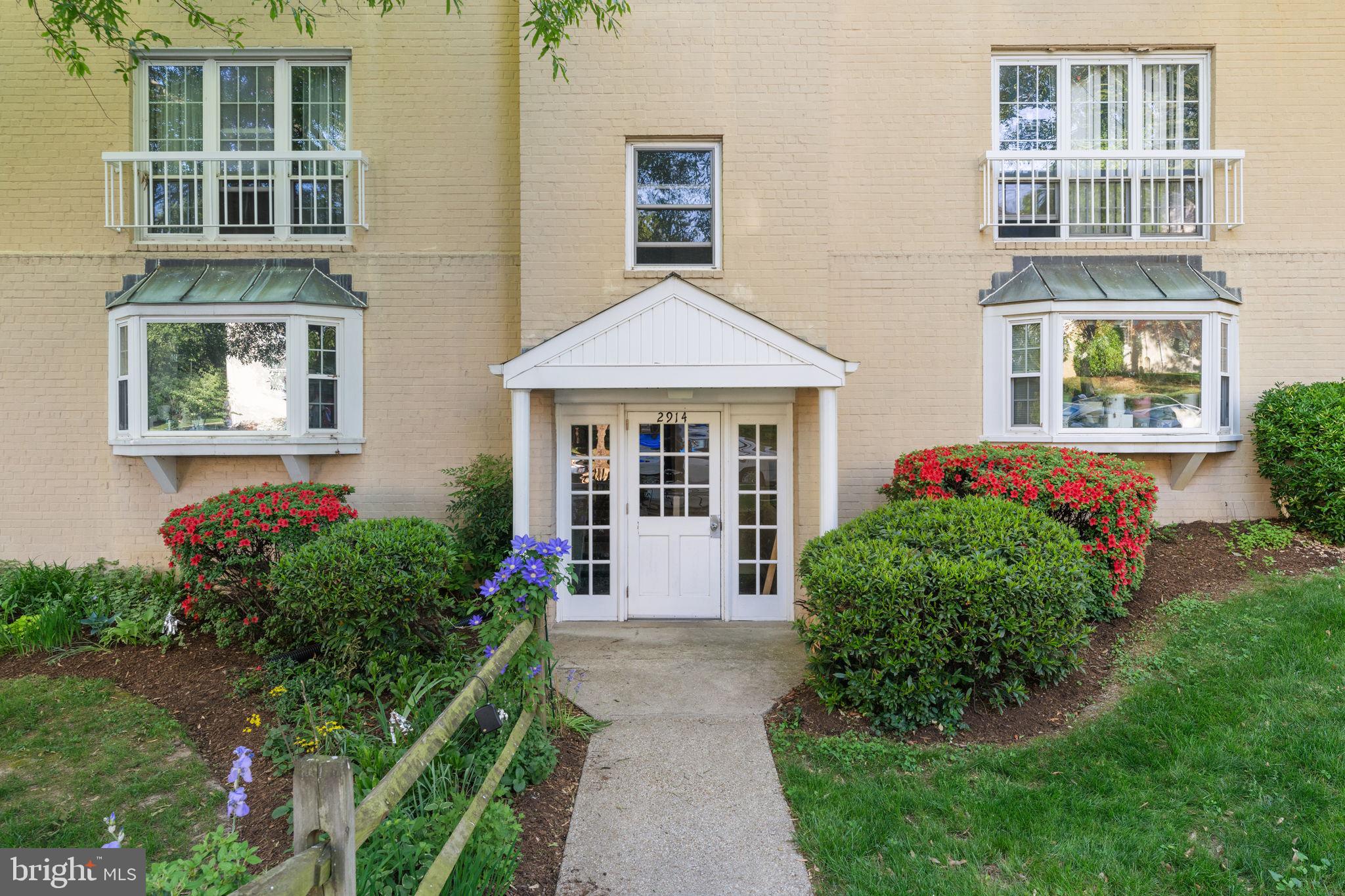 VILLAGES AT FALLS CHURCH - Residential Lease
