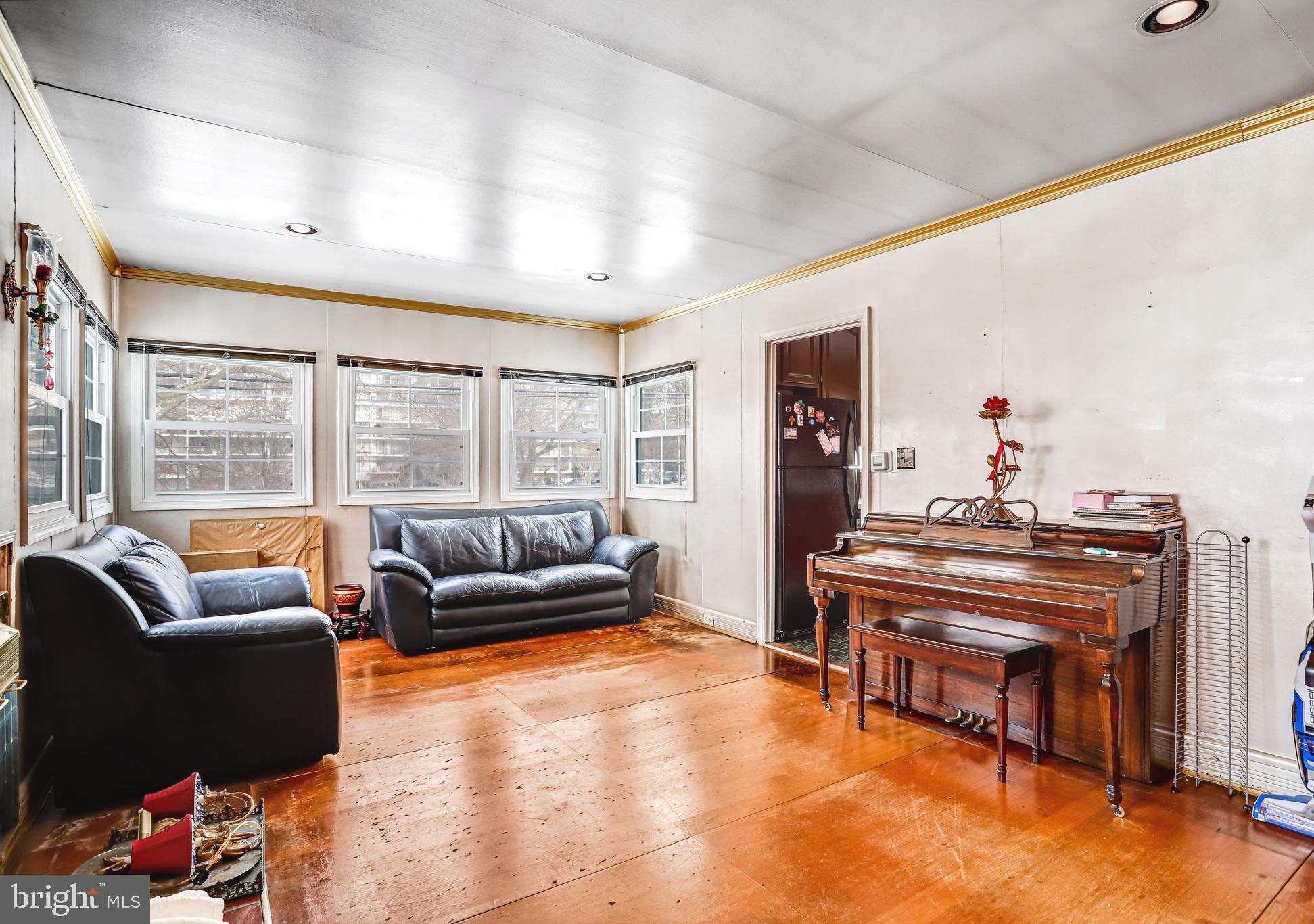 KENSINGTON - Residential