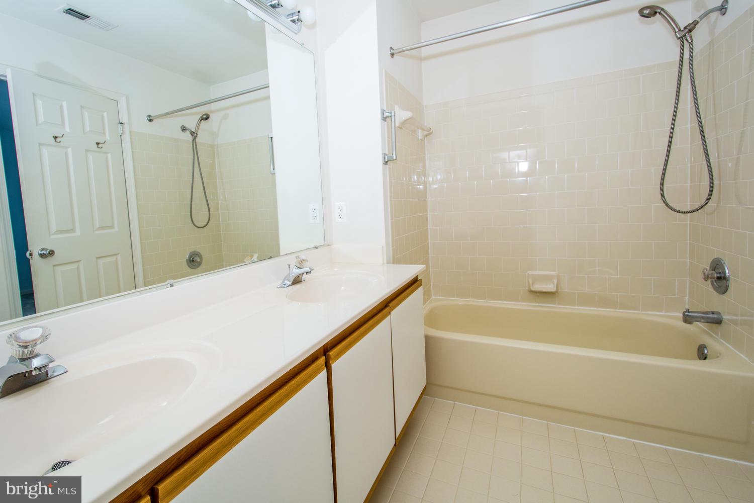 OAKHURST - Residential