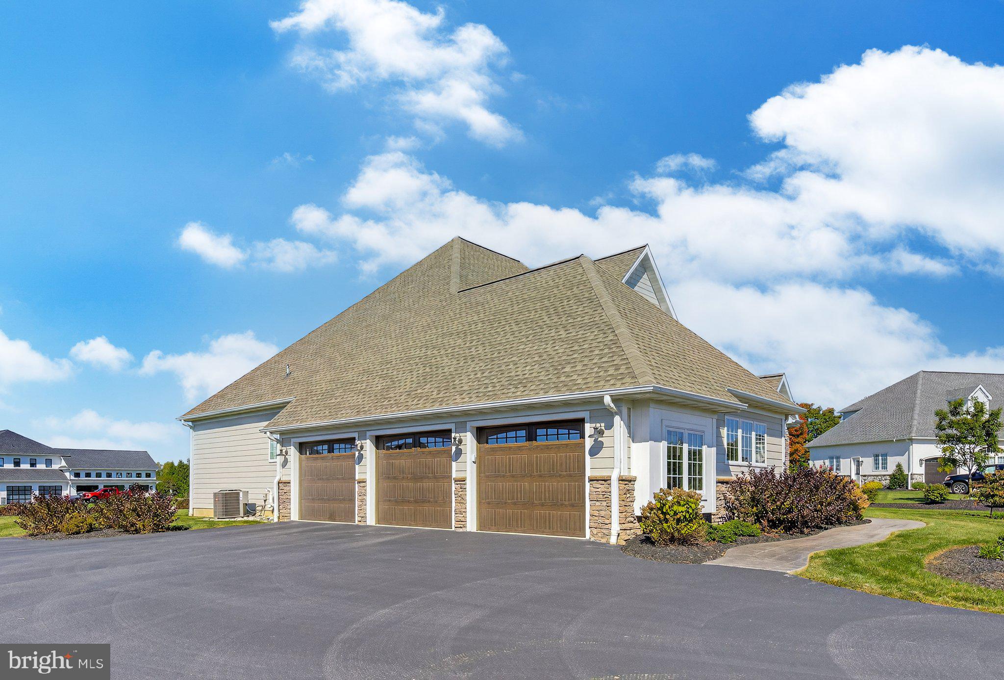 533 NORTHAMPTON DRIVE