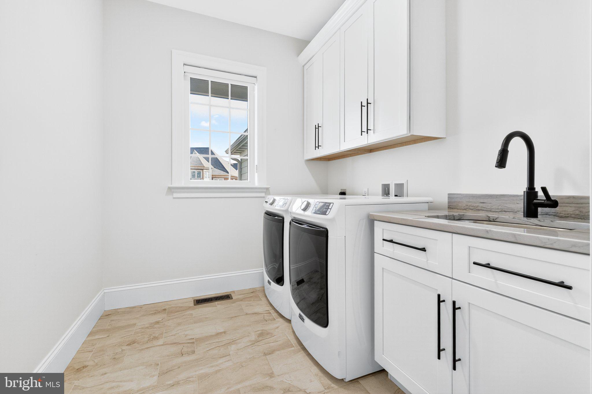 STONEHENGE ESTATES - Residential