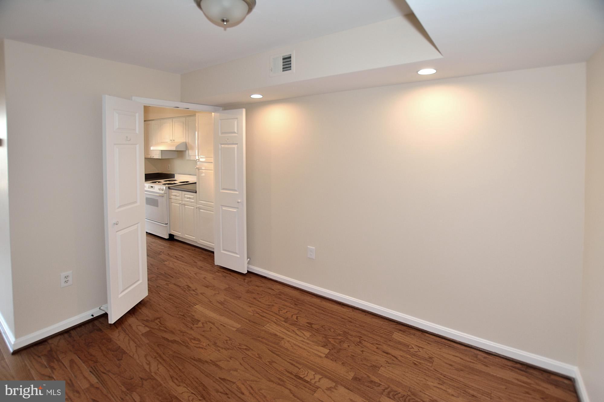 CARLYLE - Residential Lease