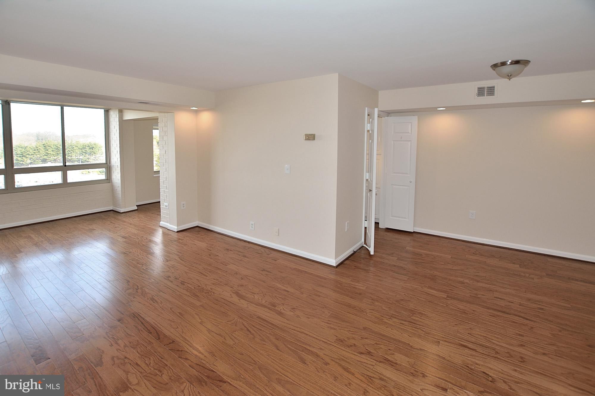 CARLYLE - Residential Lease