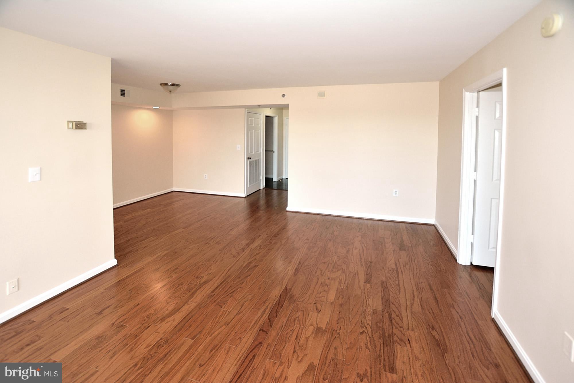 CARLYLE - Residential Lease