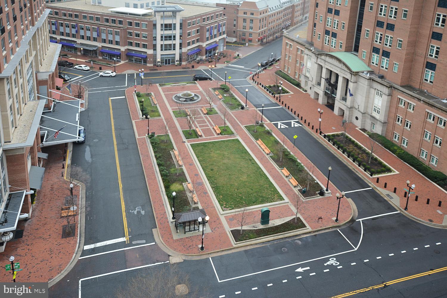 CARLYLE - Residential Lease