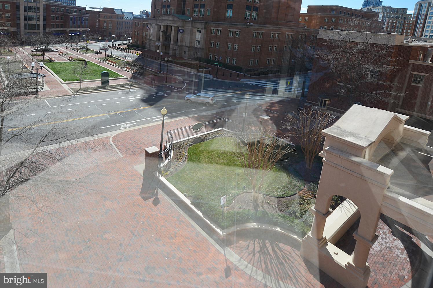 CARLYLE - Residential Lease