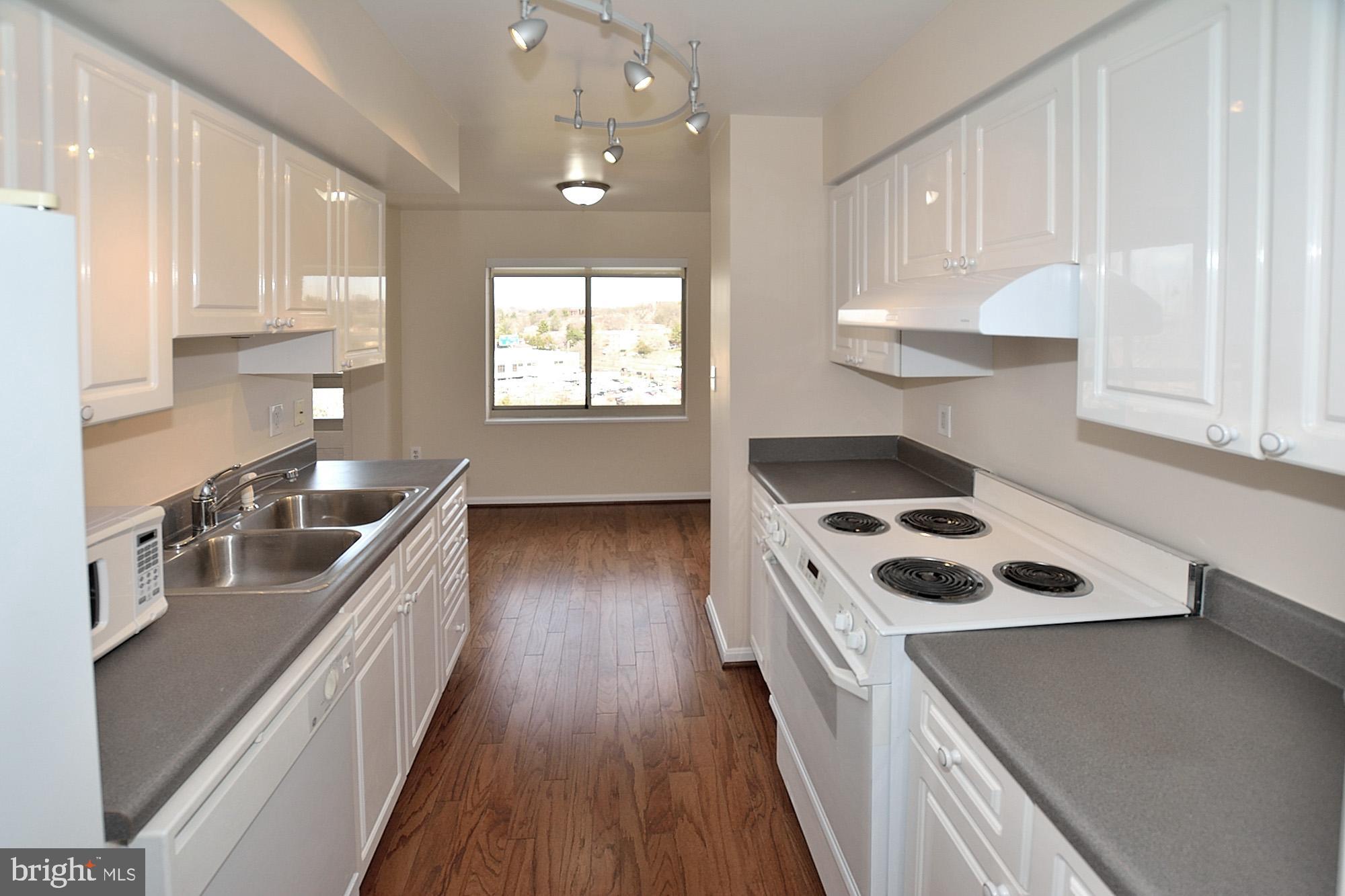 CARLYLE - Residential Lease