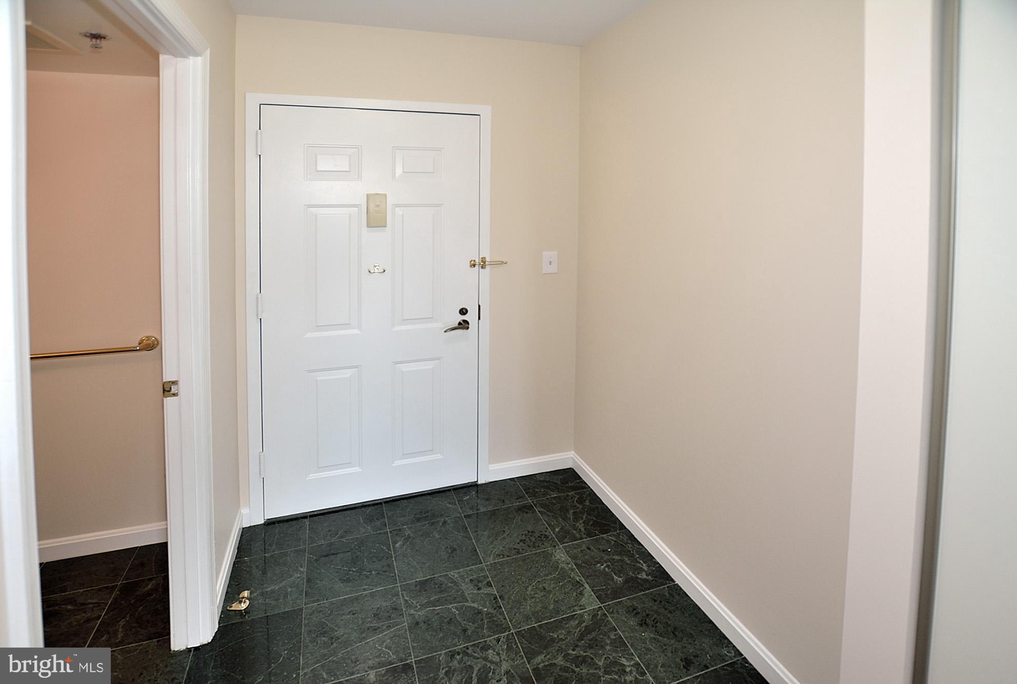 CARLYLE - Residential Lease