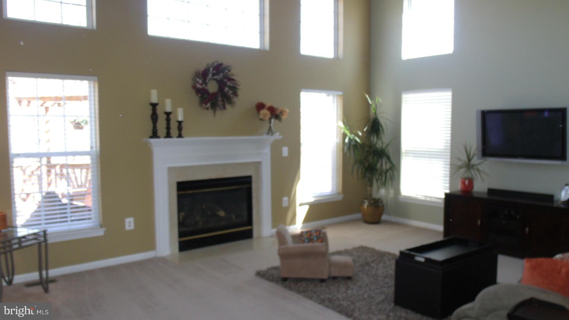 BROAD RUN OAKS - Residential