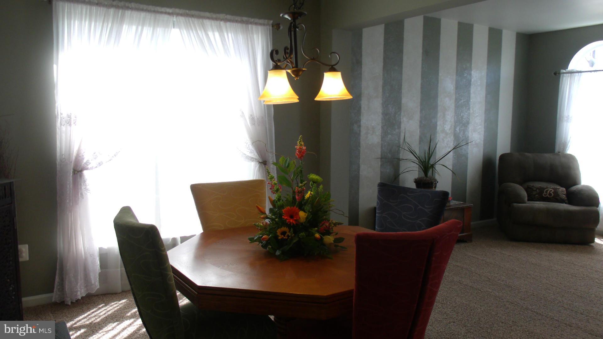 BROAD RUN OAKS - Residential