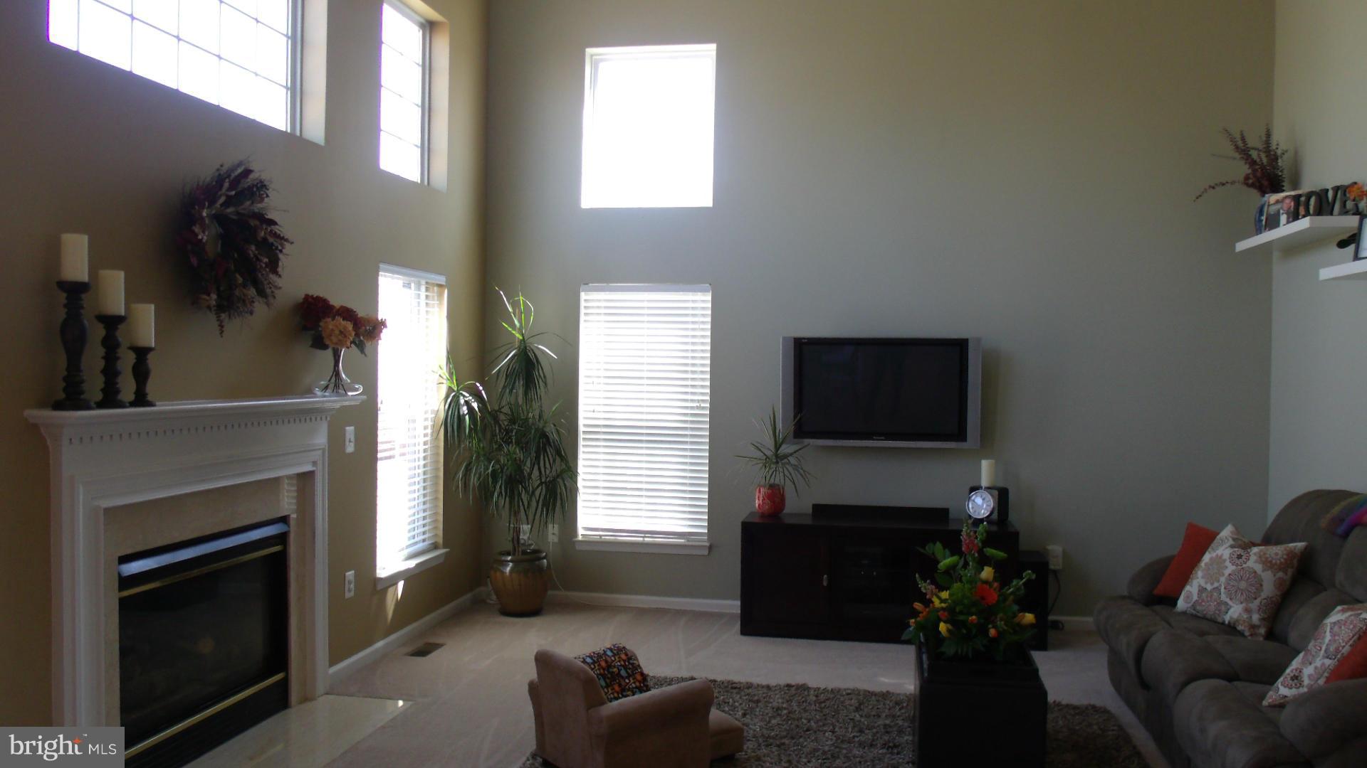 BROAD RUN OAKS - Residential