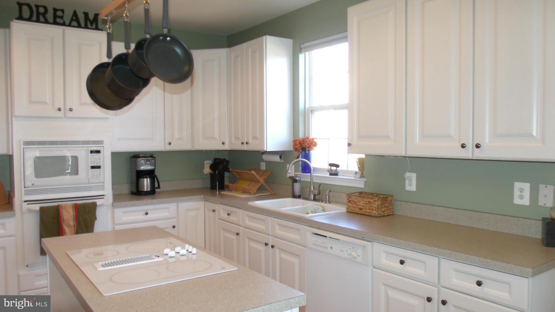 BROAD RUN OAKS - Residential