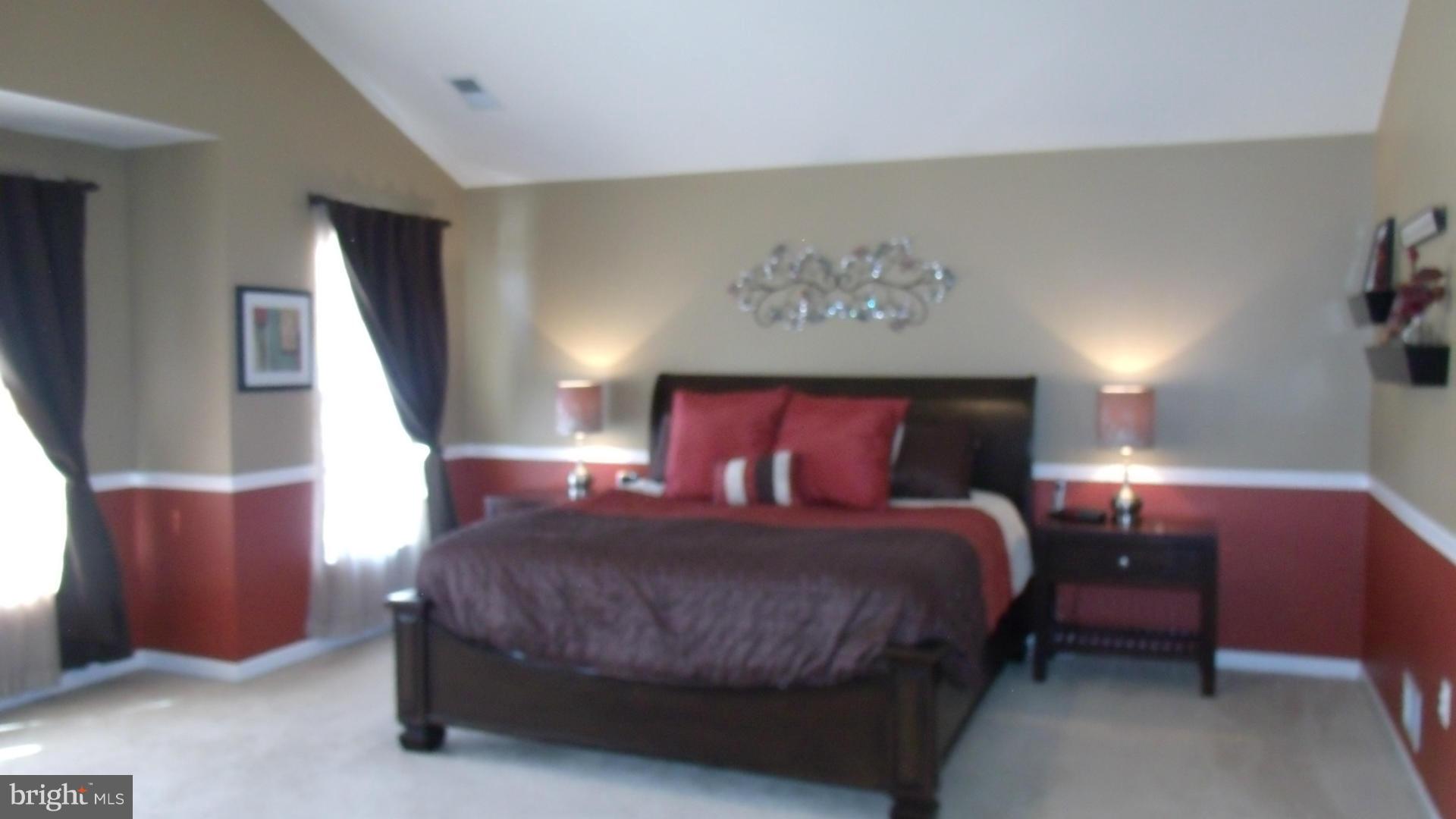 BROAD RUN OAKS - Residential