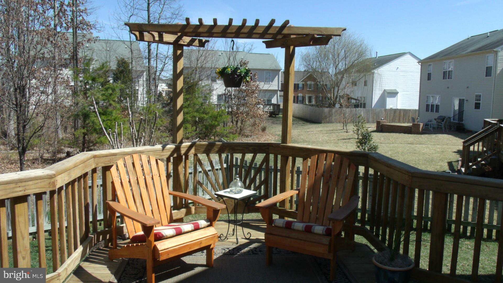 BROAD RUN OAKS - Residential