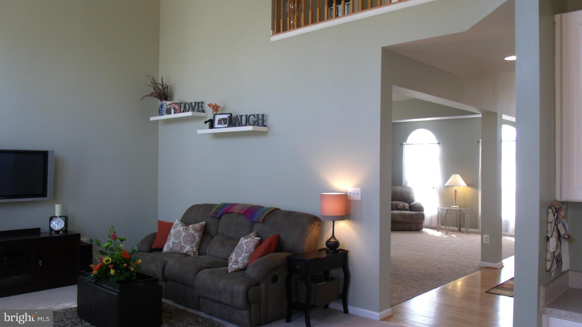 BROAD RUN OAKS - Residential