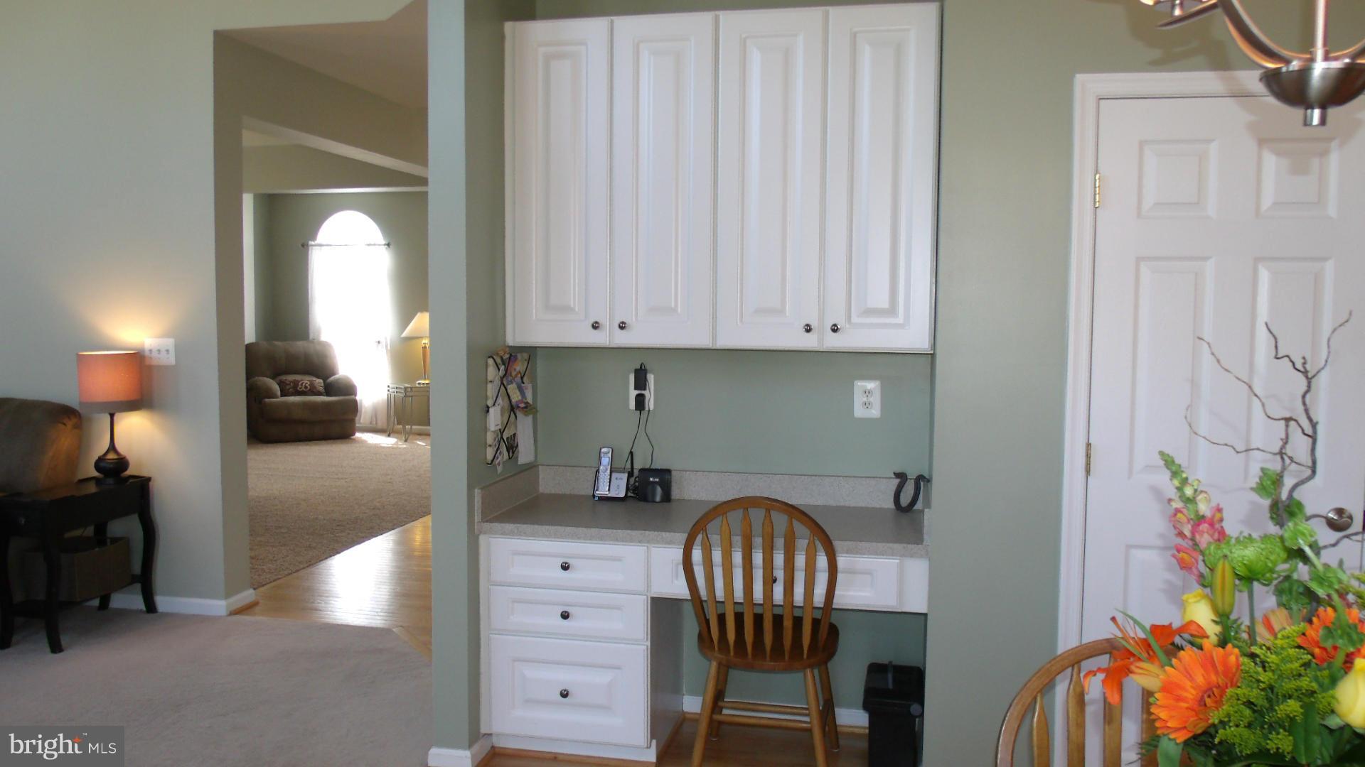BROAD RUN OAKS - Residential