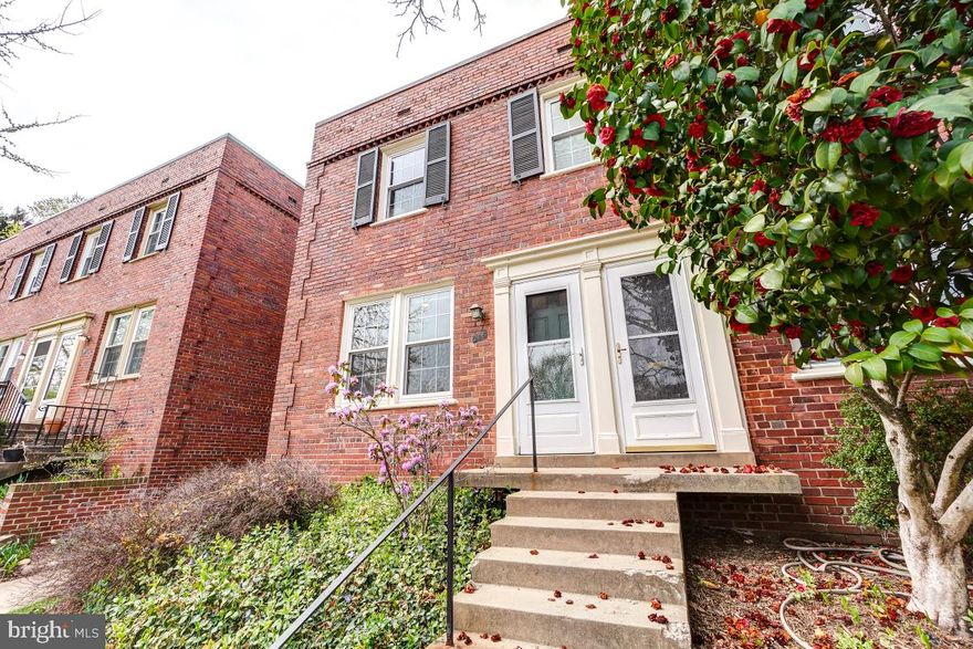 Welcome home to this beautiful 2-bedroom, 1-bath condo in highly sought-after Arlington Village. This charming, light-filled home features hardwood floors throughout, an updated kitchen with stainless steel appliances, and a spacious living area perfect for entertaining. The two generously sized bedrooms offer ample space, and the back patio provides a perfect spot to relax and enjoy the serene surroundings.

Located just off Columbia Pike, you can enjoy all the amenities Arlington Village has to offer, including lush green spaces, a community pool, tennis courts, and walking trails as well as dining and retail all within walking distance. Conveniently located to public transportation and major arteries provides easy access to the Pentagon, Amazon HQ2 and DC. Enjoy all Arlington has to offer without breaking the bank!