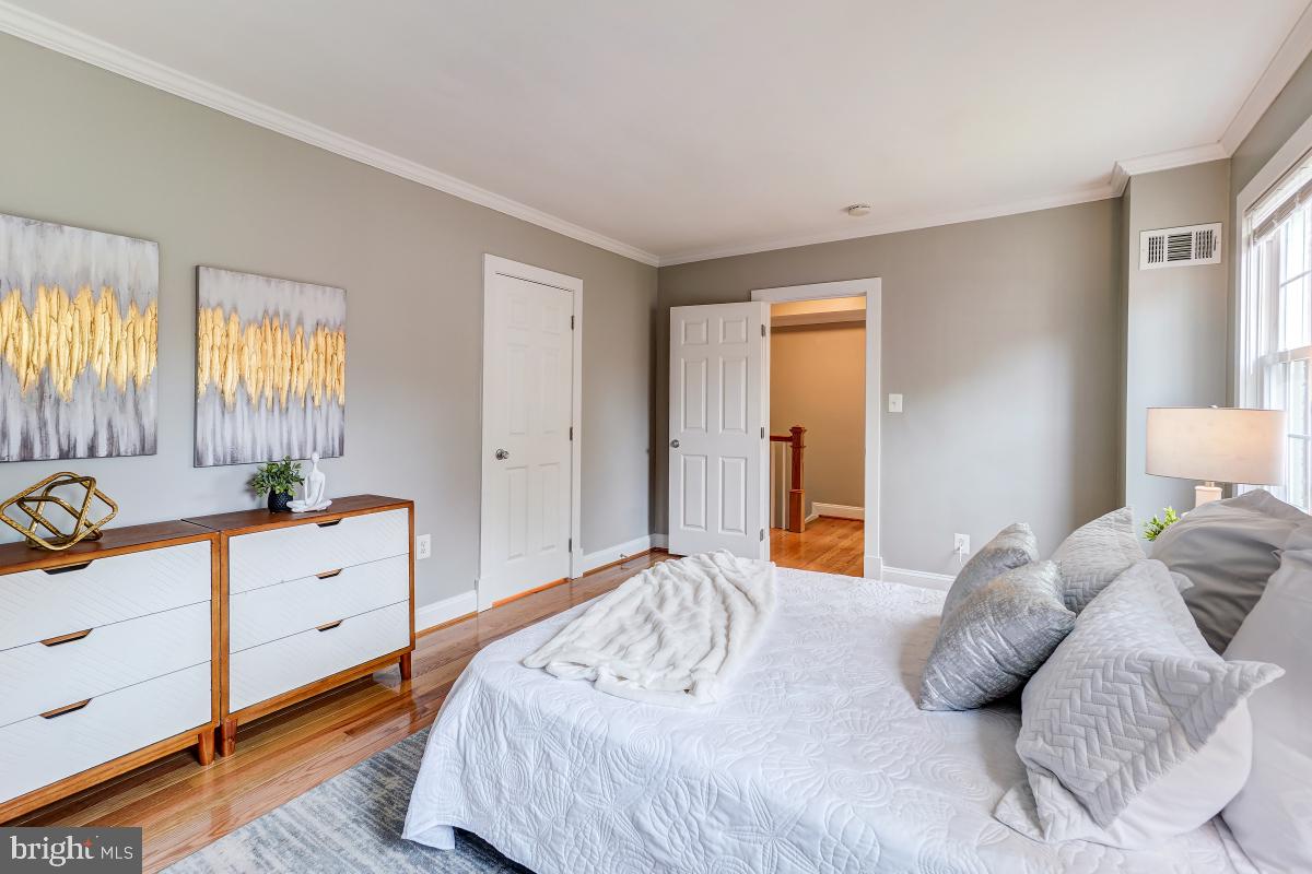 ARLINGTON VILLAGE - Residential