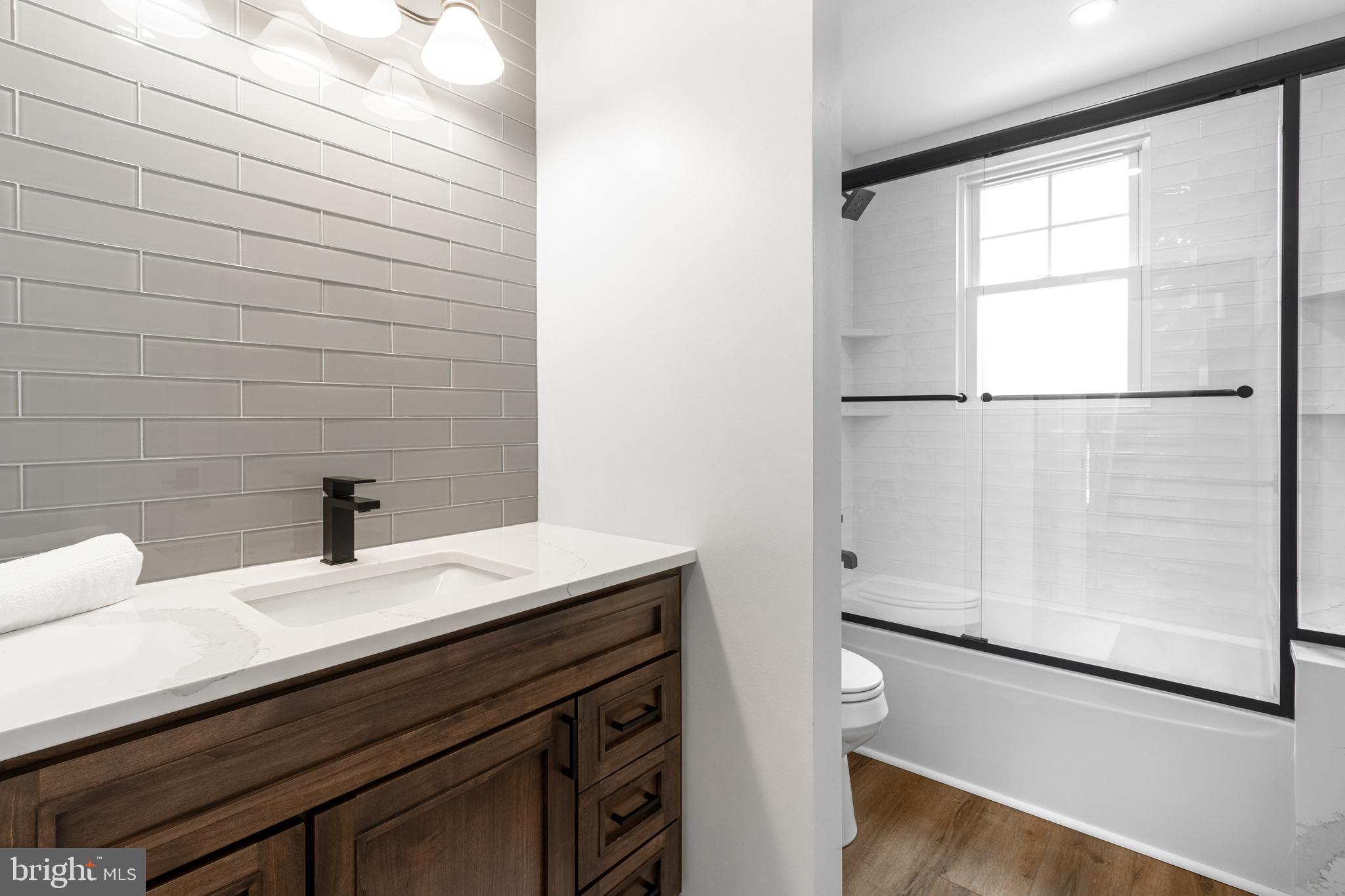 COLLEGE HEIGHTS - Residential